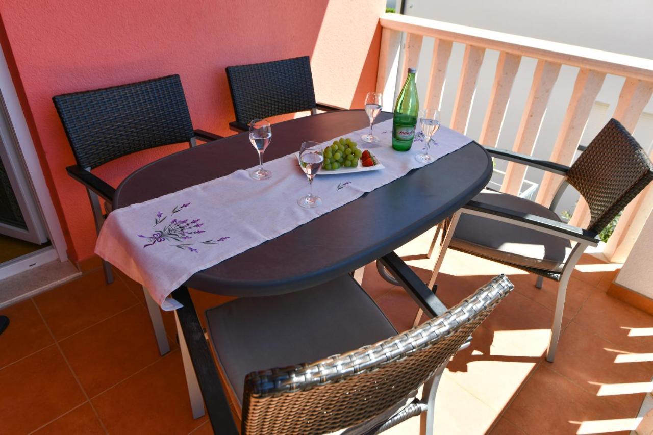 Apartments Vila Miranda Vodice Exterior foto